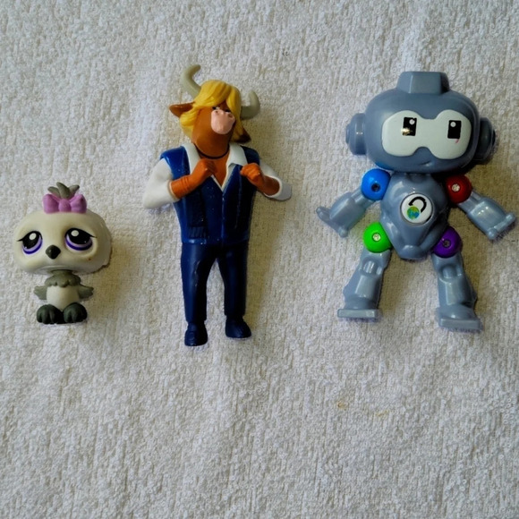 Happy  Meal Balance Bot, Darius the Showoff and LPS Owl - Picture 1 of 9